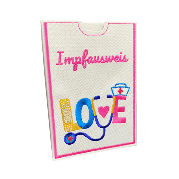 Weiße Impfausweishülle aus Kunstleder für Menschen mit pinker LOVE-Stickerei und medizinischen Symbolen