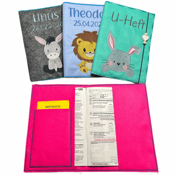 Produktbild der U-Heft-Hülle aus Filz im geöffneten Zustand mit Impfbuch und geöffneten U-Heft in der Lasche.