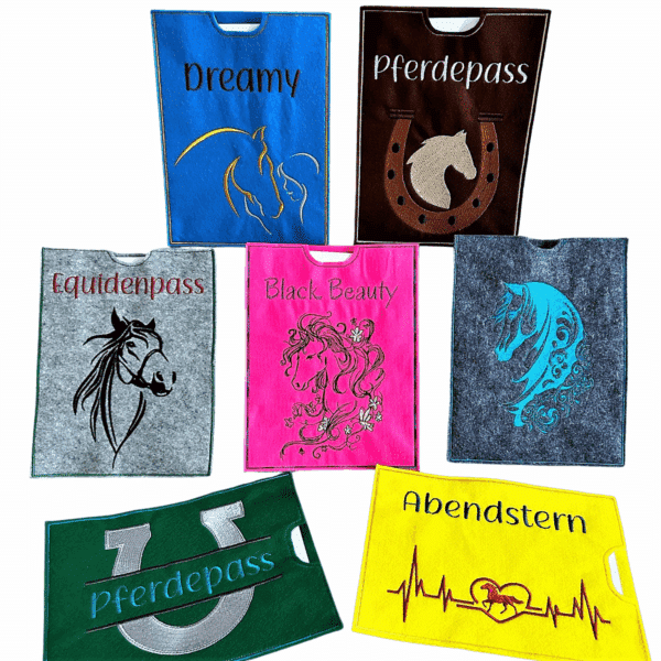 Equidenpasshülle aus Filz mit verschiedenen Pferdemotiven und farbenfrohen Designs