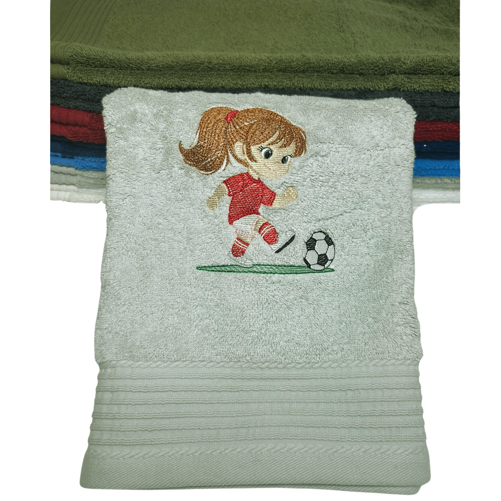 Fußballhandtuch mit Kinder-Motiv und Name: Silberfarbenes personalisiertes Fußballhandtuch mit Kinder-Motiv – Mädchen mit Fußball