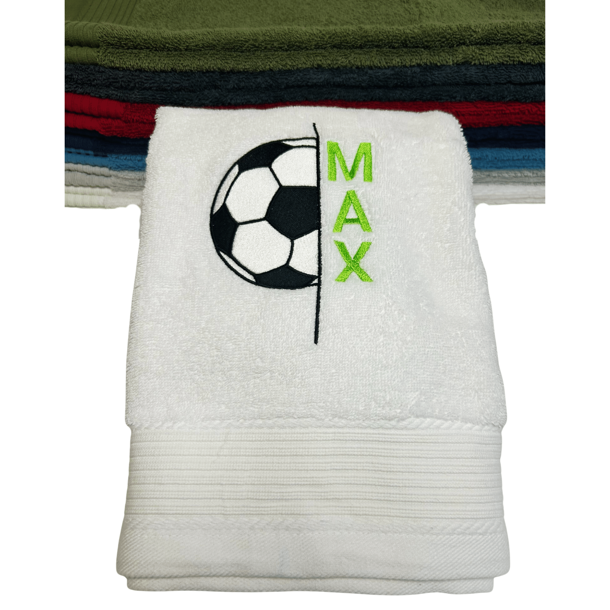 Fußballhandtuch mit Split-Motiv und Name: Weißes Fußballhandtuch mit Split-Motiv und grün gesticktem Namen Max